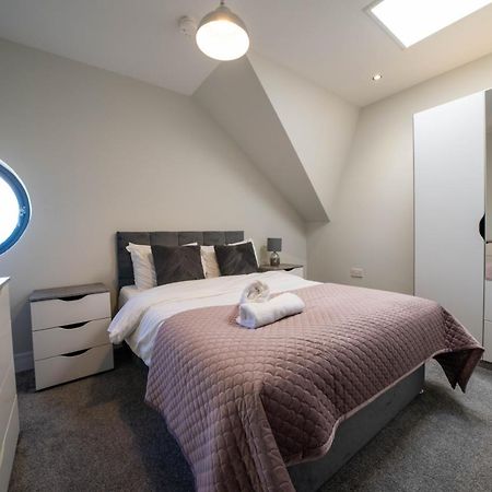 Three Bed Apartment Sleeps 5 In Botanic เบลฟาสต์ ภายนอก รูปภาพ