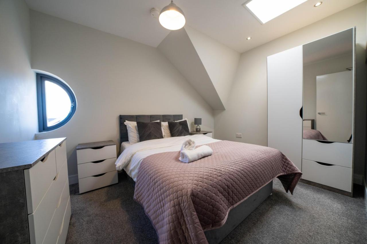 Three Bed Apartment Sleeps 5 In Botanic เบลฟาสต์ ภายนอก รูปภาพ
