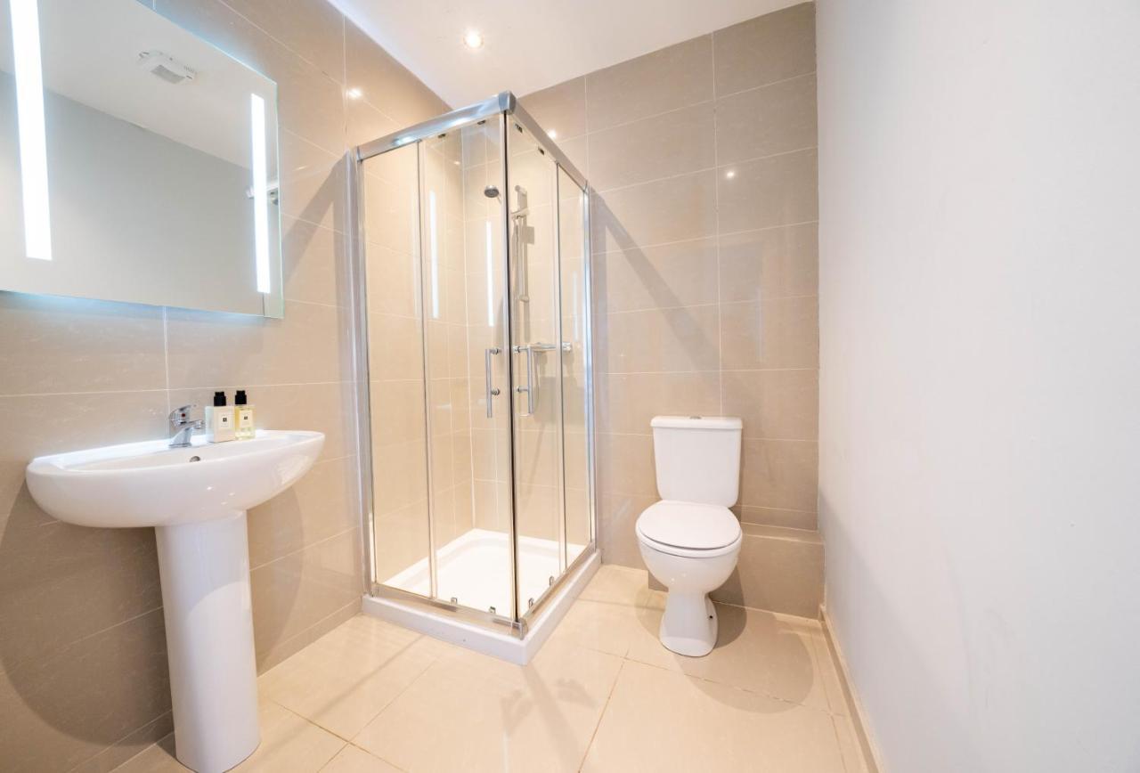 Three Bed Apartment Sleeps 5 In Botanic เบลฟาสต์ ภายนอก รูปภาพ